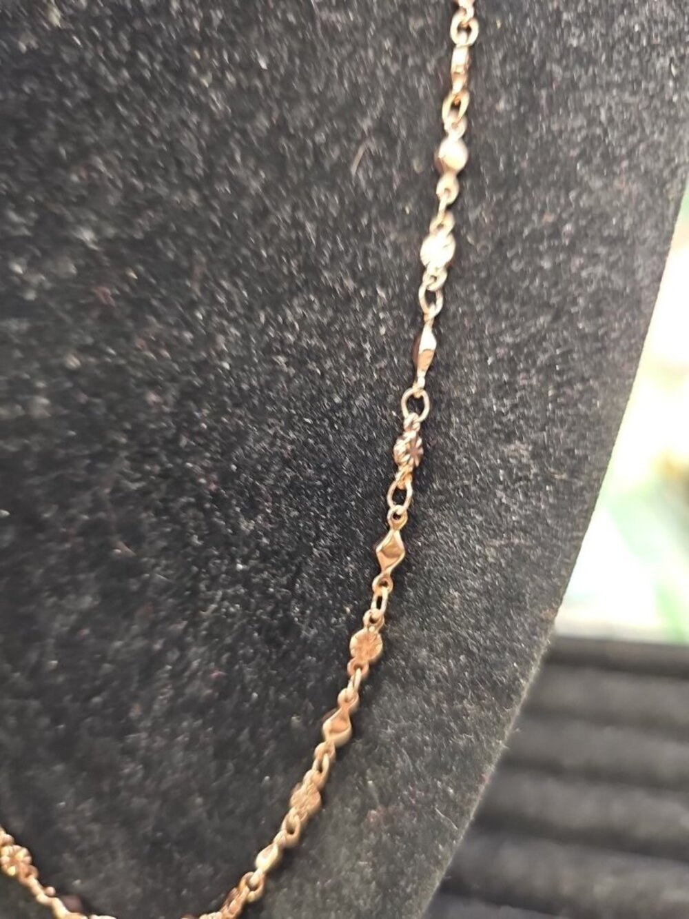 Necklace 18"inch Rose Gold-tone Diamond & Floral Shape